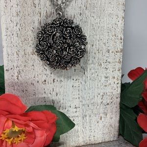 Cathalem Rose Bouquet Necklace with Crystal Personalized Pendant